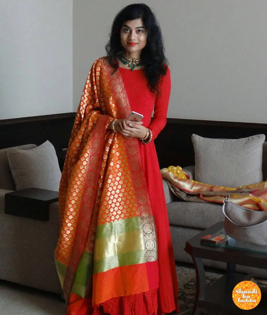 Heavily embroidered Benarasi dupatta.